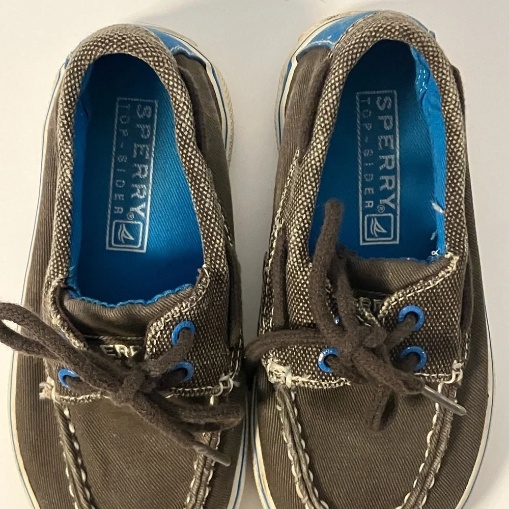 Sperry boys boat shoes size 8.5 Halyard
